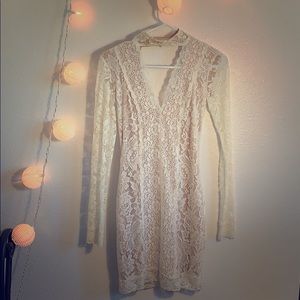 Adorable bebe lace dress Size XS